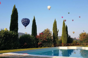 Case in campagna con piscina a Todi